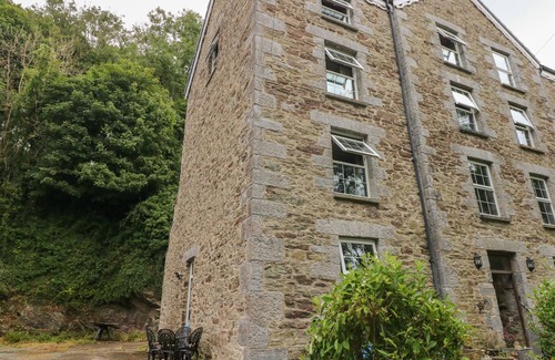 Llanstadwell Cottage | THE OLD MILL, pet friendly, character holiday cottage in Neyland