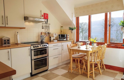 Fearnan Cottage | The Old Post Office on Loch Tay