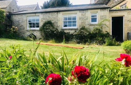 Duntisbourne Abbots House | The Old Post Office Studio Apartment in a Beautiful Cotswold Village