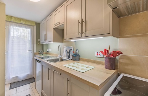 Rock Cottage | THE OLD STABLE, romantic, with a garden in Far Forest, Worcestershire