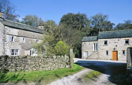 Carnforth Cottage | THE OLD STABLES, pet friendly, with open fire in Kirkby Lonsdale