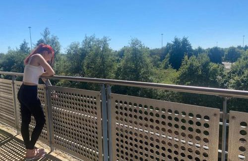 Leicester Apartment | The Olive Tree with balcony and parking