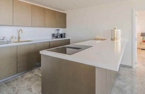 Paceville Apartment | The one and only level 26 3BR Mercury luxury home!