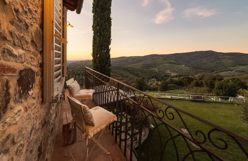 Radda in Chianti Villa | The Only Luxury Villa Just a 3-Minute Walk from Radda in Chianti