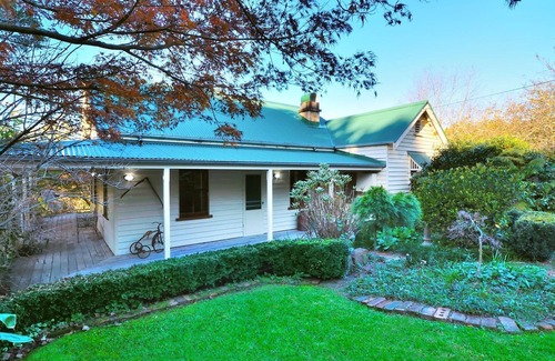 Kangaroo Valley House | The only property in the village with your own pool and river access