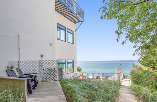 Holland House | The Only Property Offering Infinity Pool and Spa Overlooking Lake Michigan.