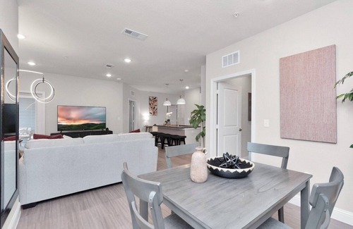 Clear Lake Shores Apartment | The Onyx Abode near Kemah Boardwalk and NASA