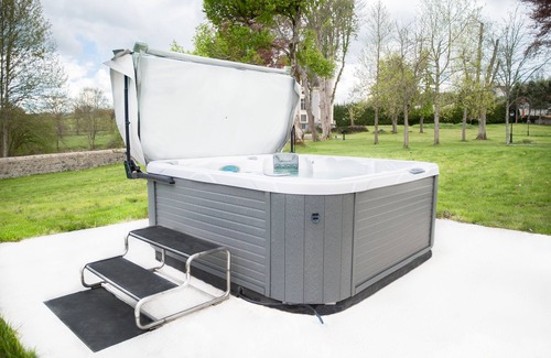 Saint-Bard House | The orangery in the grounds of Château de Chazelpaud