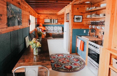 Leland House | `The Otherside`-Fishtown Shanty in Leland!