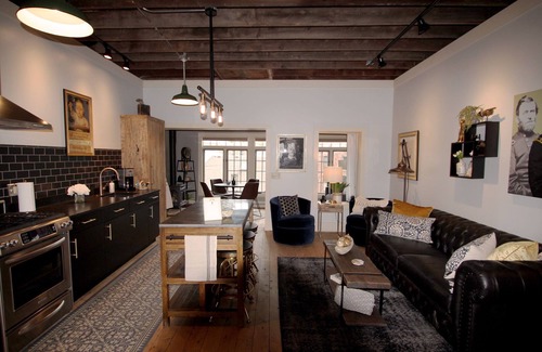 Galena House | The Owl House, 1850's Historic Home: Luxury Steps from Downtown