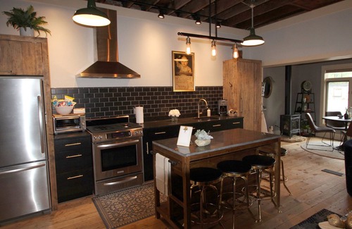 Galena House | The Owl House, 1850's Historic Home: Luxury Steps from Downtown