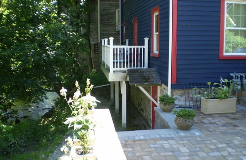 Long Valley Apartment | The Owl Nest near the River