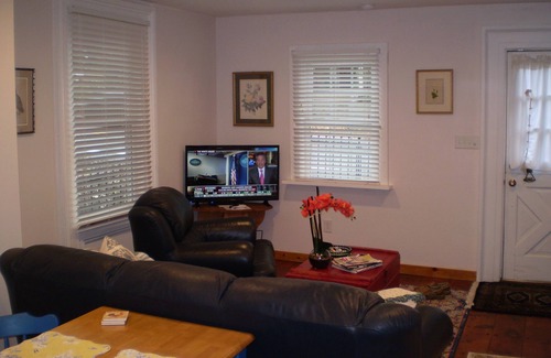 Long Valley Apartment | The Owl Nest near the River