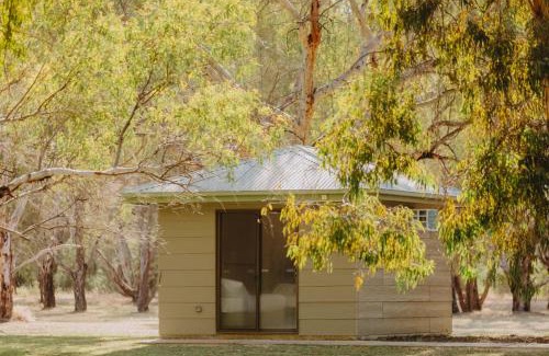 Ulupna Hotel | The Paddock at Ulupna - The Paddock at Ulupna - 10 minutes from Cactus Country
