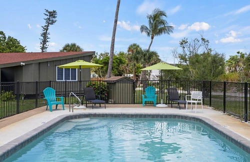Sanibel House | The Palms Cottage Three- A Green Haven on Sanibel's East End