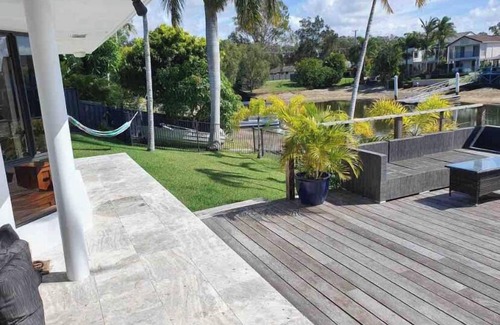 Mountain Creek House | The Palms Mooloolaba Water front home