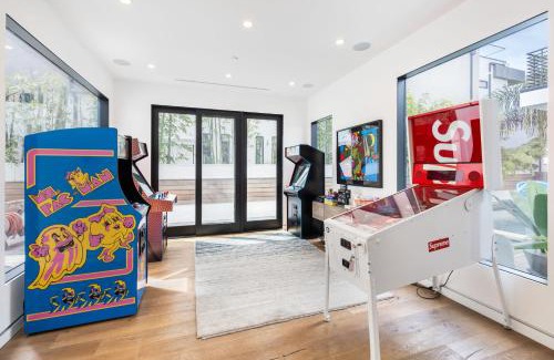 Venice House | The Palms Pad - 5 Min from Beach - Golf,Arcade,Sauna