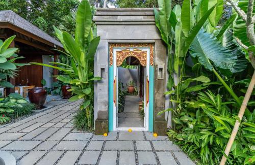 Lodtunduh Hotel | The Peacock Room Ubud