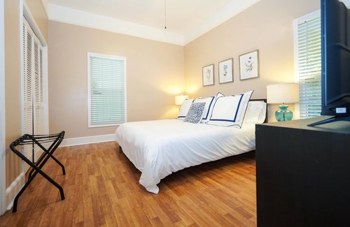Hartsville House | The Pelican House | 2-bedroom in Hartsville w/King Bed!