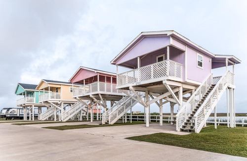 Freeport Cabin | The Pelican - Pelican - Two Bedroom Cottage