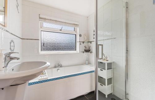 Tenby House | The Pennines - Close to town beach and shops