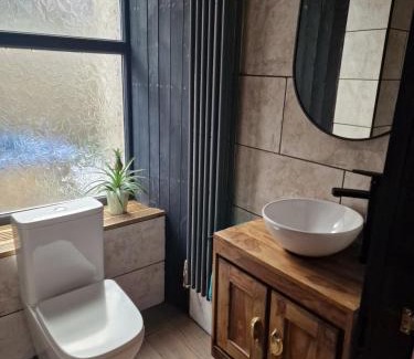 Falkirk Apartment | The Penny Black Apartment With Indoor Hot Tub