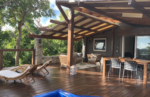 Bellevue Cottage | The Perch - A unique stay in a jungle paradise. A true tropical oasis.