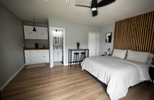 Jacarandas Apartment | The perfect blend of comfort and convenience in our cozy studio apartment