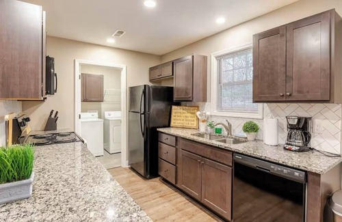 Knoxville House | The Perfect Knox 3BR Family Getaway - With Fitness & Arcade Room