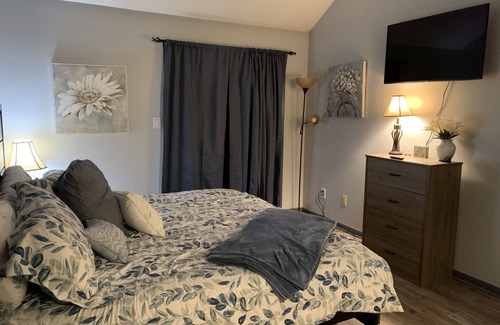 Shawnee Condo | The perfect location with 5 star cleaning!