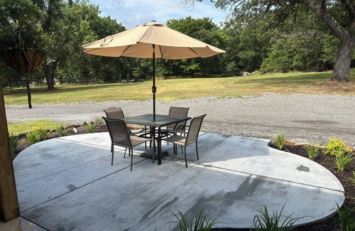 Tahlequah Apartment | The perfect, quiet hideaway! Spacious 1-bedroom with all the amenities of home.