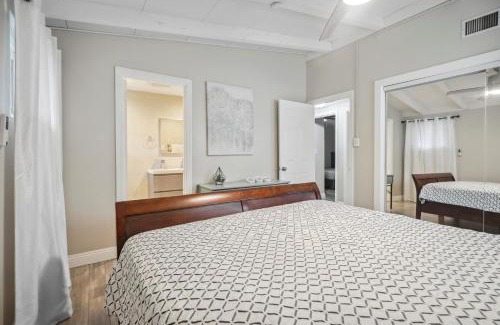 Santa Clarita House | The Perfect Vacation Spot Near Six Flags Magic Mountain