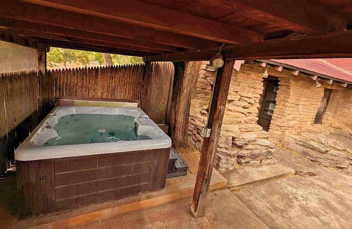 Palisades Bed & Breakfast | The Piñon Cabin at Starlight Canyon Bed & Breakfast