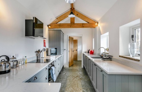 East Morton House | THE PIGGERY, pet friendly, character holiday cottage in East Morton