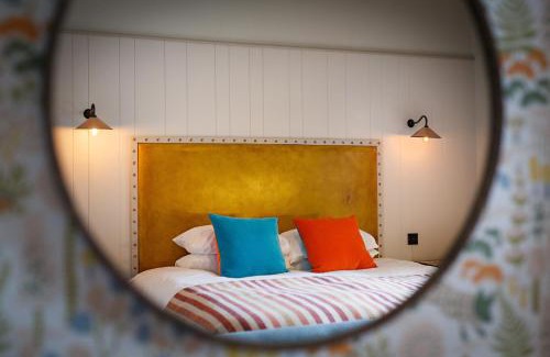 Edgefield Bed & Breakfast | The Pigs