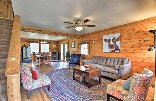 Lyons House | The Pinecone Palace with Hiking Trail Access!