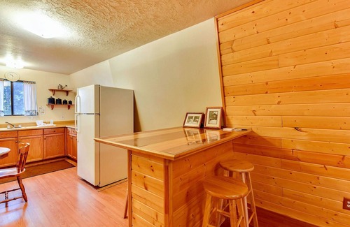 Meadow View Heights Cabin | The Pit Stop - Sleeps upto 10 people