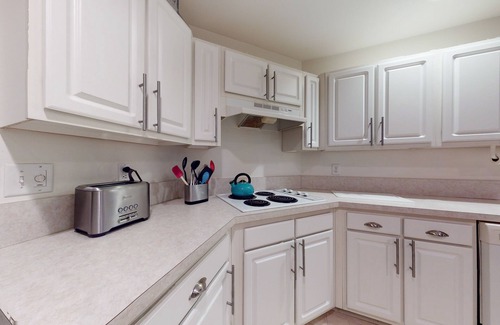 Plantations East House | The Plantations condo with sunroom - near beach