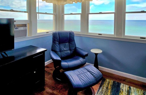 Plymouth House | The Pleasant View | Oceanfront Bliss Awaits