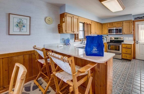 South Nags Head House | The Porch Life | Oceanfront | Hot Tub | Nags Head