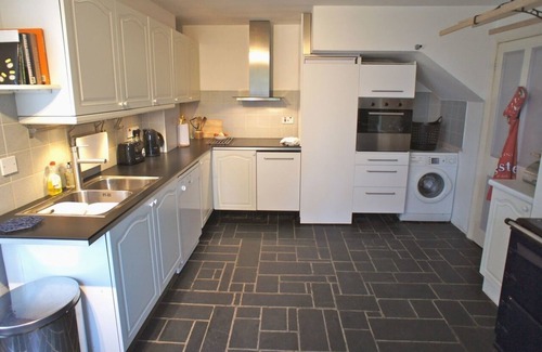Kingsbridge Cottage | THE POTTERY, pet friendly, with a garden in Aveton Gifford