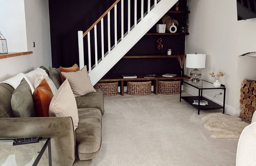 Mathern Cottage | The Potting Shed – A Historic Haven with Modern & Stylish Comforts