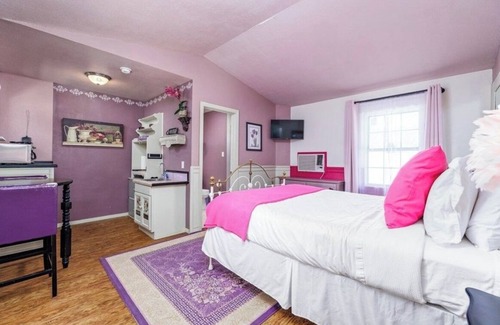 Christoval Hotel | The Prickly Pear Room - The Ranch House Motel