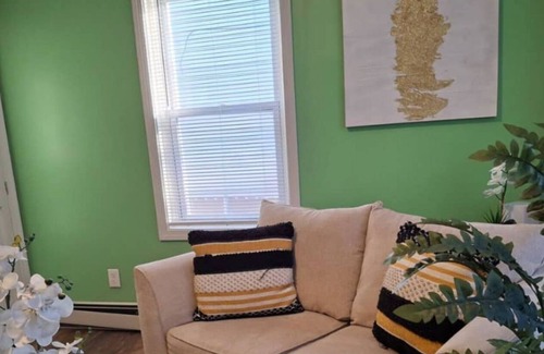 Mount Pleasant Apartment | The Primo-Suite at Lower Atwells Ave 2B Apt P