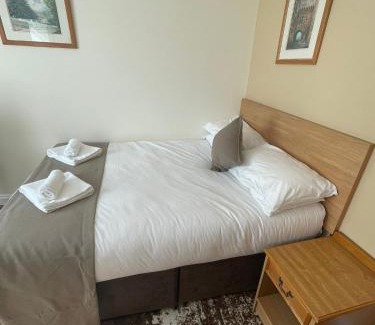 Dursley Hotel | The Prince of Wales Hotel Berkeley, A38 M5