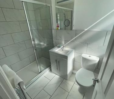 Dursley Hotel | The Prince of Wales Hotel Berkeley, A38 M5