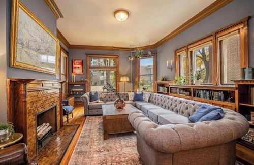 East Town House | The Prospect Mansion & Loft