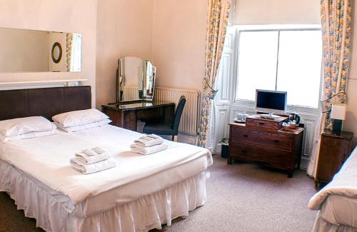 Brighton City Centre Hotel | The Queensbury Hotel