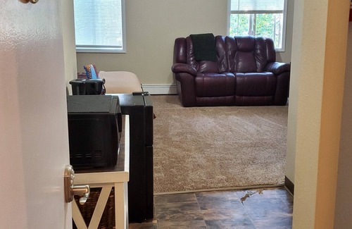 Spenard Apartment | The Quiet Spot in the not so quiet city aka Spenard Anchorage
