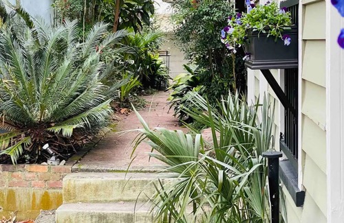 Harleston Village House | The Rabbit Hole Villa – Historic Charm, Private Courtyard & Parking Included